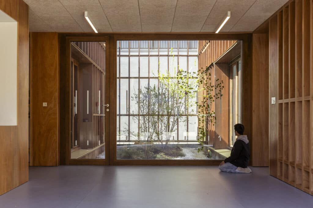 intérieur créche bois
